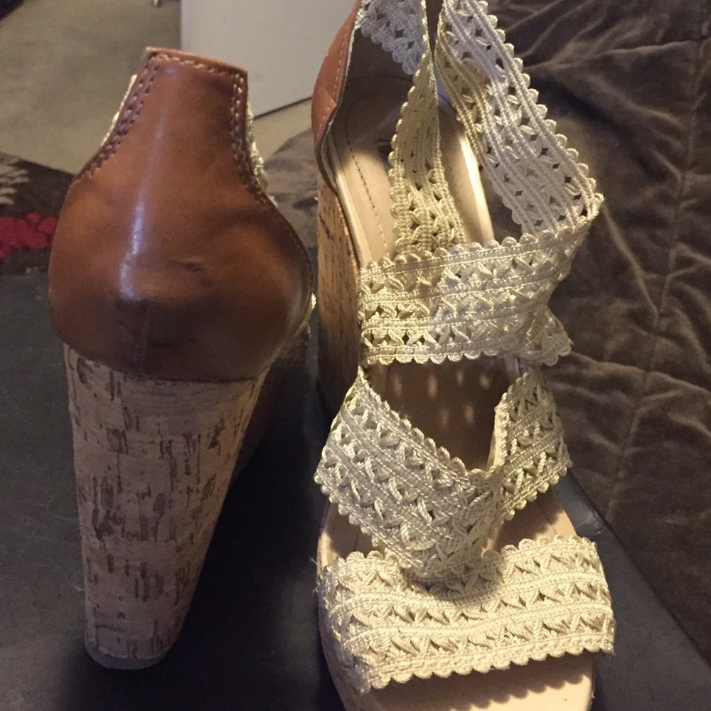 Steve Madden casual wedges